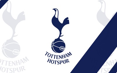 诺亚体育快讯-B席和队友庆祝进球